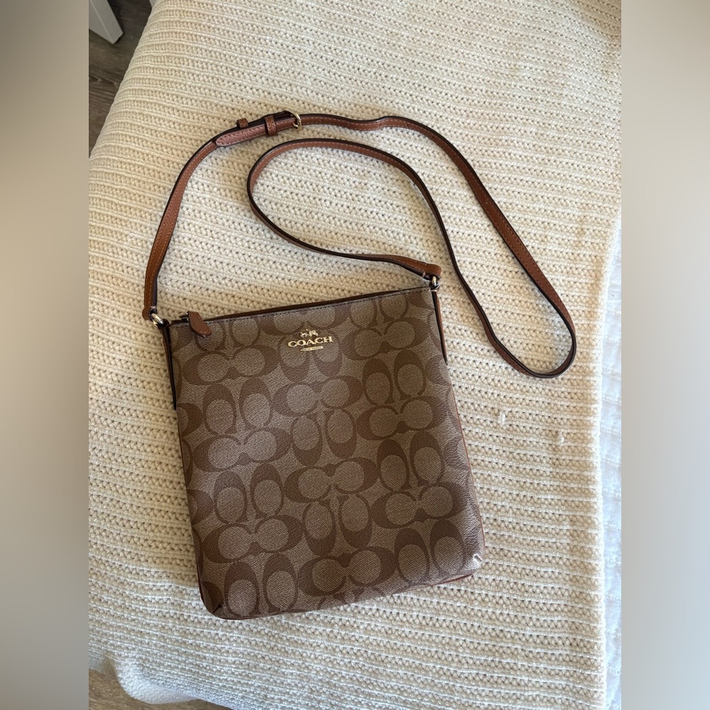 Coach Crossbody - Picture 2 of 6